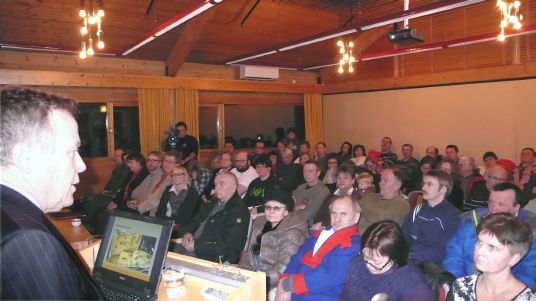 Det var stort oppmøte på folkemøtet i Karasjok