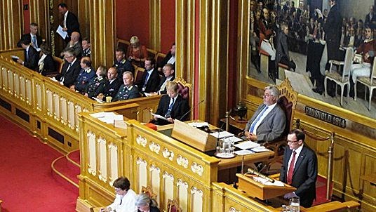 Forsvarsminister Espen Barth Eide på Stortinget ved behandlingen av langtidsplanen for Forsvaret