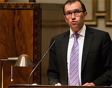 Utenriksminister Espen Barth Eide på talerstolen