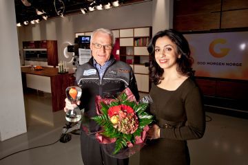 Vinner av Frivillighetsprisen 2012, Helge Brekke og kulturminister Hadia Tajik.