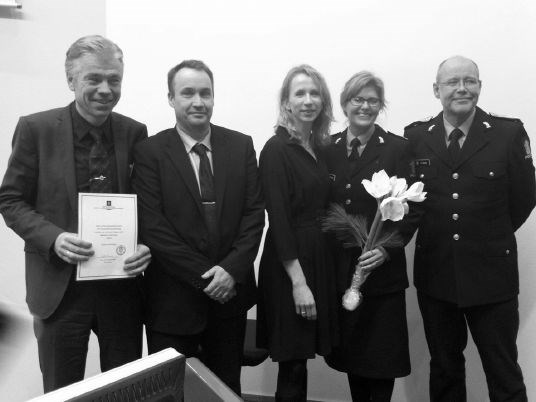 Statsskretær Astri Aas-Hansen delte ut pris Utdeling av pris til Drammen kommune, Stovner politistasjon og Vestfold politidistrikt for deres arbeid mot vold i nære relasjoner.