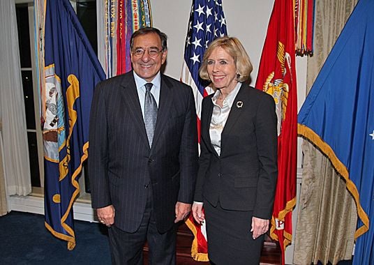 Forsvarsminister Anne-Grete Strøm-Erichsen og USAs forsvarsminister Leon PanettaForsvarsminister Anne-Grete Strøm-Erichsen og USAs forsvarsminister Leon Panetta