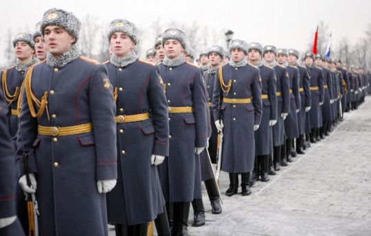 Fra mottakelsesseremoni til forsvarsministeren på Poklonnaja Gora i Moskva