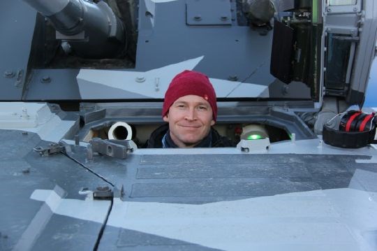 Statssekretær Thorshaug prøvekjører CV90 i Örnsköldsvik, 19.02.13 
