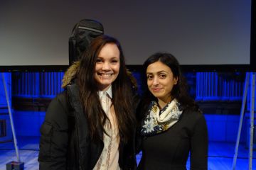 UKM-deltaker Fride Isaksen sammen med kulturminister Hadia Tajik.