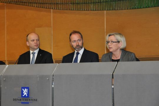 Fra dagens pressekonferanse, fra venstre: Landbruks- og matminister Trygve Slagsvold Vedum, nærings- og handelsminister Trond Giske og samferdselsminister Marit Arnstad.
