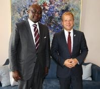 President i Den afrikanske utviklingsbanken, Donald Kaberuka og utviklingsminister Heikki Eidsvoll Holmås i Oslo 29.08.13