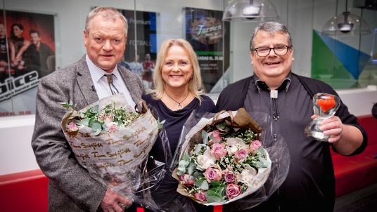 Vinner av Frivillighetsprisen 2013 sammen med kulturministeren. F.v.: Petter Bjartnes fra Spelet, kulturminister Thorhild Widvey og Leif Johannes Sagen fra Spelet.