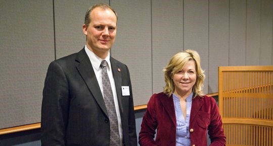 2. desember 2013 møtte samferdselsminister Ketil Solvik-Olsen europaparlamentariker Pilar del Castillo i Brussel.
