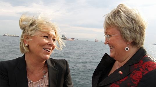 Monica Mæland og Elisabeth Aspaker