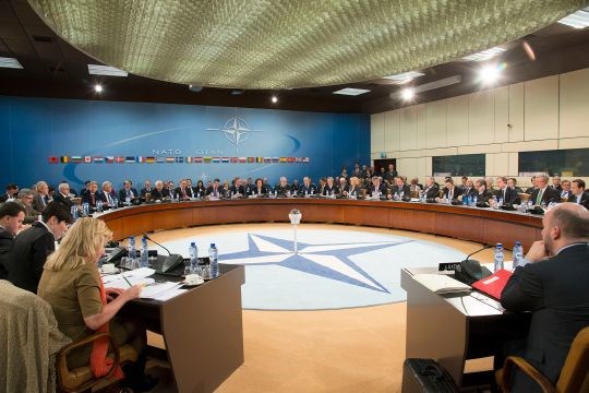 Bildet er fra møtet i det nordatlantiske rådet 26. februar 2014 hvor forsvarsministrene i NATO møtes for diskusjoner