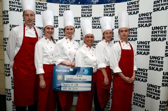 Ungdomsbedriften Taste it UB frå Karmsund vidaregåande skule i Rogaland vann Gastronomiprisen under NM i Ungdomsbedrifter 2014 på Lillestrøm i dag.  