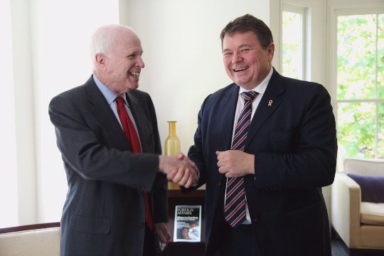 Senator John McCain and state secretary Øystein Bø met at the NADIC conference in Washington D.C. May 13th 2014