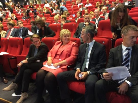 Klima- og miljøminister Tine Sundtoft, statsminister Erna Solberg og Jens Stoltenberg