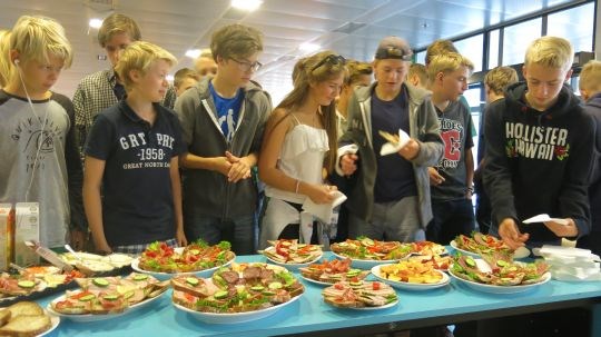 Nasjonal Restetorsdag ble åpnet i dag på Hundsund ungdomsskole i Bærum
