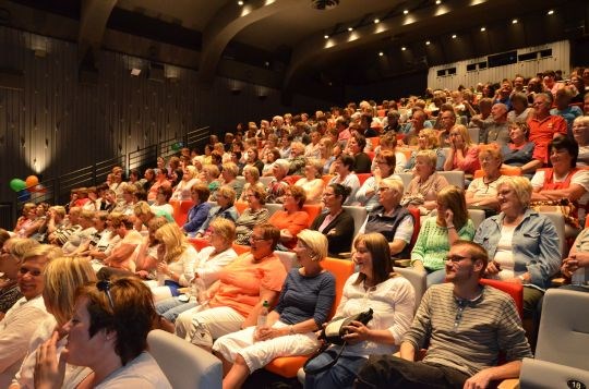 Fullstappet kinosal under medarbeiderdagen for de nye verdiene til Åsnes kommune