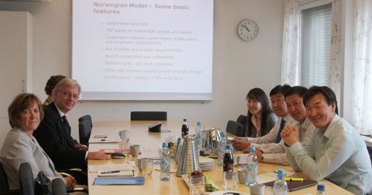 Fra møte mellom AD og det mongolske Sosial- og arbeidsdepartementet. (Foto: AD)