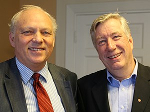 Norges visepresident- og presidentkandidat Bjørn Skogstad Aamo sammen med finansminister Sigbjørn Johnsen.