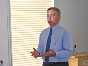 Justisminister Knut Storberget presenterer den nye rapporten om mindreårige som forsvinner fra asylmottak.