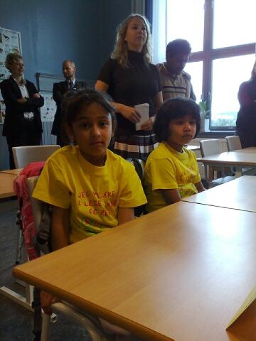 Første skoledag på Grorud skole: Vinoschaa og Shefali