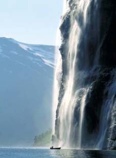 Brudesløret i Geiranger. Foto: Arne Aasheim