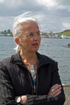 Miljøvernminister Helen Bjørnøy er glad for at Hovedøya har blitt fredet, til glede for alle brukere av Oslofjorden. Foto: Miljøverndepartementet.