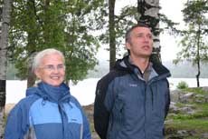 Statsminister Jens Stoltenberg og miljøvernminister Helen Bjørnøy vil sikre allmenhetens tilgang til Oslomarka med egen lov. Foto: SMK.
