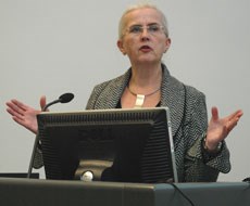 Miljøvernminister Helen Bjørnøy lanserte i dag kriteriene for Bymiljøprisen 2007. Foto: Miljøverndepartementet.