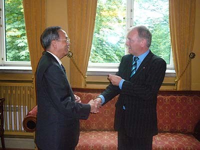 Næringsminister Odd Eriksen og Kinas visestatsminister Zeng Peiyan.