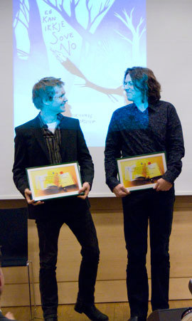Vinnerne av Bildebokprisen Stein Erik Lunde (forfatter) og Øyvind Torseter (illustratør). Foto: Anne Tove Ørke/Nasjonalbiblioteket