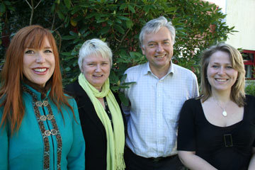 Juryen for Kulturdepartementet sin nynorskpris for journalistar: Frå venstre juryleiar Gry Molvær, sekretær Magni Øvrebotten, Tom Hetland og Olaug Nilssen. (Foto: Geirmund Henjum, Nynorsk mediesenter).