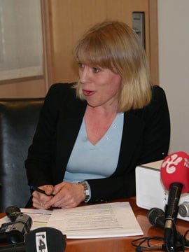 Kulturminister Anniken Huitfeldt presenterar stortingsmeldinga om digital radio. Foto: KUD/Frøland