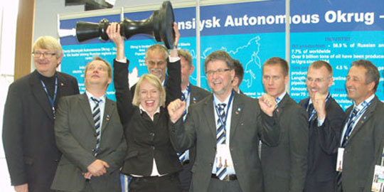 Bildet: Morten Sand, Jøran Aulin-Jansson, kulturminister Anniken Huitfeldt, ekspedisjonssjef Henning Gorholt, Herman Kristoffersen, Arild Hausberg, Børge Robertsen, Jan-Eirik Johnsen og Roar Dons. Foto: KUD/Kristine Wennberg