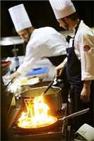 Det norske kokkelandslaget serverte norsk lam med steinsopp og pepperrot til hovedrett i varmmatkonkurransen i OL i Erfurt. Foto: Tom Haga
