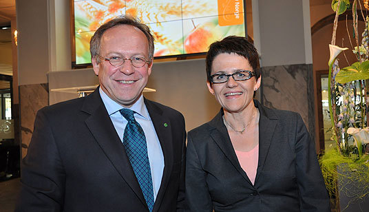 Mat: Landbruks- og matminister Lars Peder Brekk og fiskeri- og kystminister Lisbeth Berg-Hansen