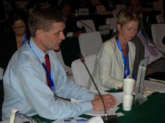Miljø- og utviklingsminister Erik Solheim tok til orde for å reformere FNs miljøarbeid under styremøte i UNEP. Foto: Miljøverndepartementet.