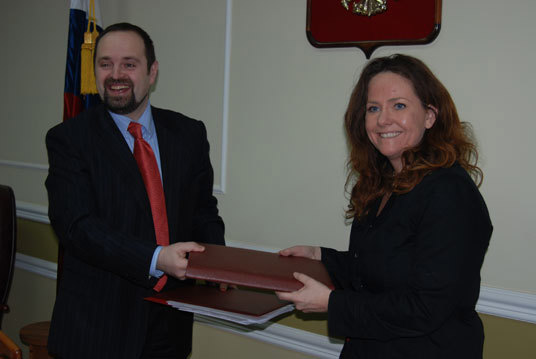 Russisk visemiljøvernminister Sergei Donskoj og statssekretær i Miljøverndepartementet Heidi Sørensen. Foto: Miljøverndepartementet.