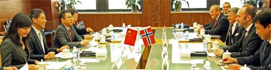 Foto: Forhandlingsbordet