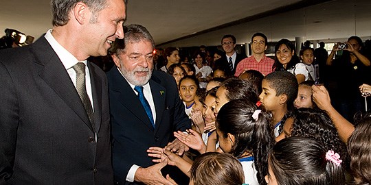 Jens Stoltenberg møter Brasils president i Brasilia. Foto: Scanpix