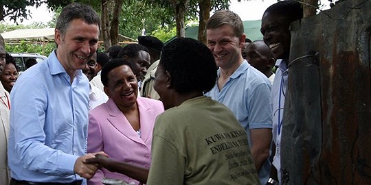Prime Minister Jens Stoltenberg and Minister of the Environment and International Development Erik Solheim visiting Ruvu Forest Reserve in Tanzania.