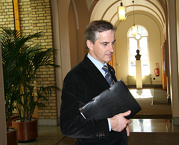 Utenriksministeren fokuserte på Norges engasjement i internasjonale konflikter under sin redegjørelse. Foto: Pierre de Brisis, UD