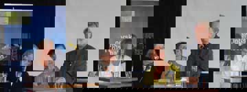 Fra venstre: Religionshistoriker Ulrika Mårtensson, sosiolog Jennifer Bailey, filosof May Thorset og statssekretær Raymond Johansen (Foto: Cathrine Andersen, UD)