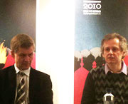 Miljø- og utviklingsminister Erik Solheim og kunstnerisk leder i Film fra Sør, Lasse Skagen. Foto: Film fra Sør