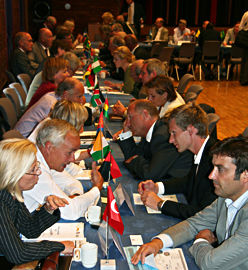 Fra "speed dating" under UDs topplederkonferanse i 2008. Foto: UD