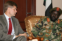 Miljø- og utviklingsminister Solheim og president i Sør-Sudan, Salva Kiir, fra et møte i Sudan tidligere i år. Foto: UD