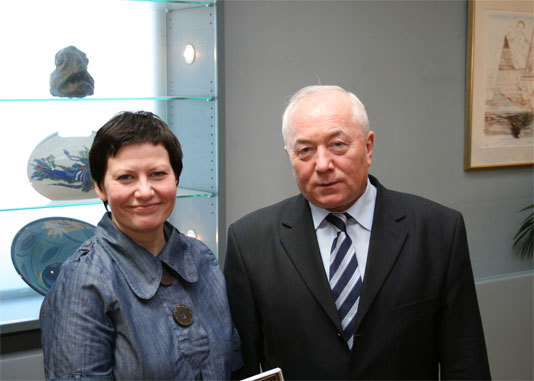 Fiskeri- og kystminister Helga Pedersen og guvernør i Murmansk, Jurij Jevdokimov. Foto: Fiskeri- og kystdepartementet - Magnus Hodne