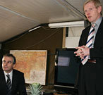 Støre og ambassadør Aas i Kabul 11.11.09. Foto: Utenriksdepartementet