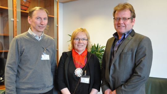 John Osvald Grønmo og Marianne Balto fra Sametinget har møtt statssekretær Harald Oskar Buttedahl.