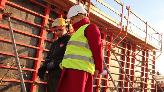 Tirsdag denne uken besøkte kunnskapsministeren Veidekkes lærlinger på byggeplassen Persaunet BT3 i Trondheim.