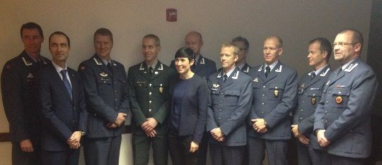 Forsvarsministeren møtte de norske ansatte ved kampflyprogrammet i USA